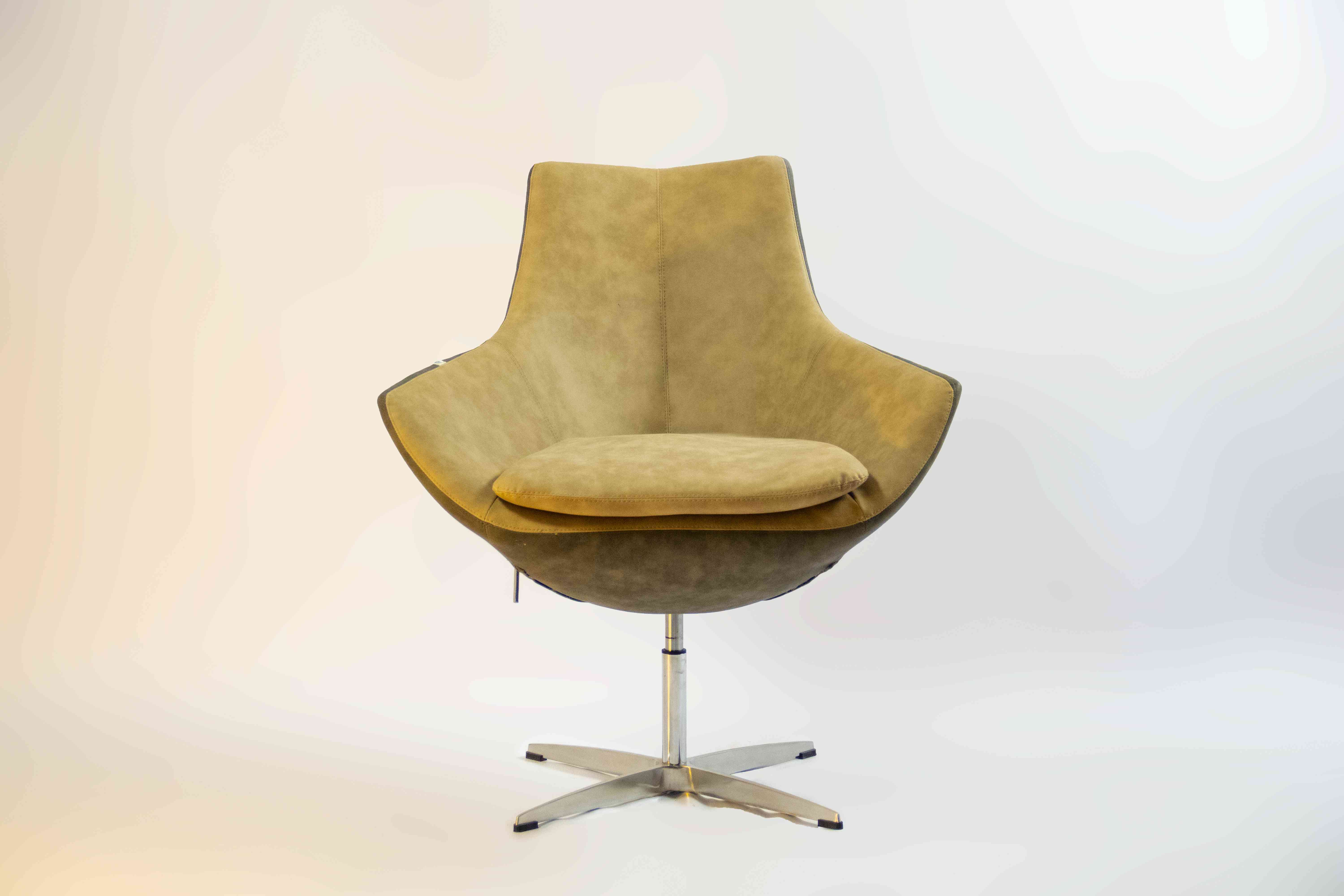 Banana S Chair Alternate View